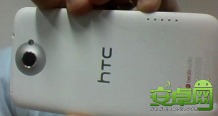 HTC One X曝出屏幕黄斑和外屏碎裂问题