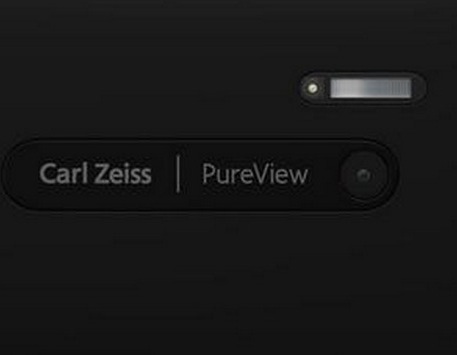 Lumia 928全身宣传照曝光 配有氙气闪光灯