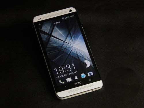 HTC四核1080p旗舰机HTC One报价4899元