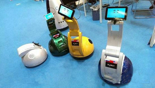 萌系机器人安装安卓设备 R.BOT于香港登台