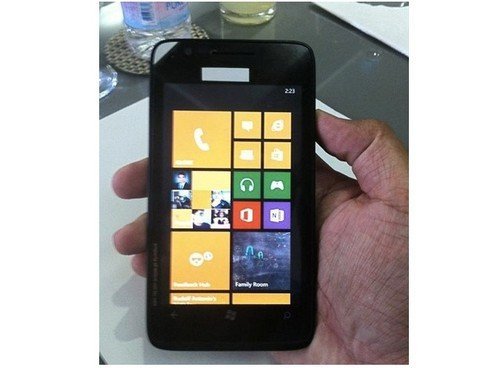 诺基亚Lumia625下周发布 配4.7英寸大屏