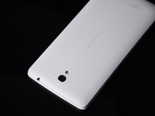 前置摄像头更加出色 OPPO U2S真机赏析