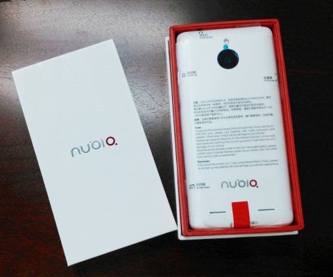 并非使用一体机身 nubia Z5 mini真机照曝光