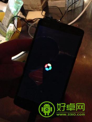 Nexus 5开机画面曝光 运行安卓4.4系统