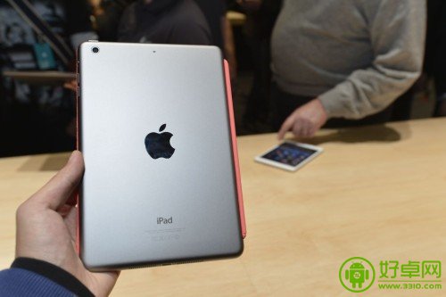 苹果发布新一代iPad mini 配备视网膜屏幕