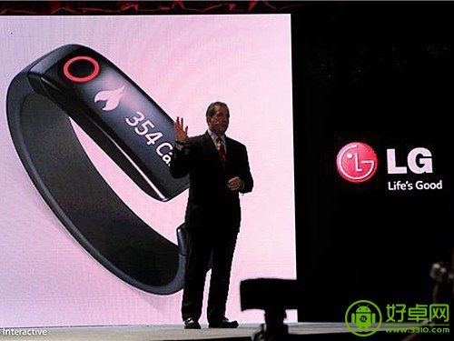 安卓与iOS都支持 LG智能手环Lifeband Touch发布