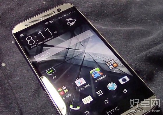 HTC One 2真机图曝光 采用屏幕虚拟键配双摄像头