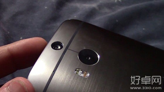 HTC One 2真机图曝光 采用屏幕虚拟键配双摄像头