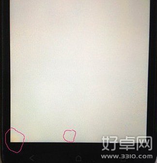 HTC王牌高端机型One X频现屏幕黄斑问题 曝出硬件故障