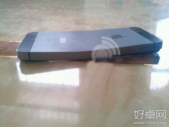 iPhone 5s质量遭质疑 机身受热变弯曲