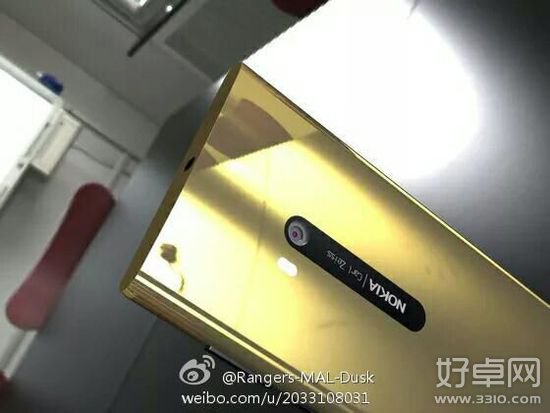 闪耀金光!Lumia 920也有土豪金