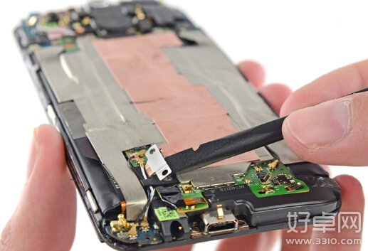 htc one m8拆机图分享 看看这手机做工如何